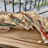 เมนูของร้าน Midwinter Green