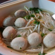 เมนูของร้าน ลูกชิ้นหมูน้ำใสเฮียบู้ อุดมสุข