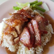 เมนูของร้าน ร้านสุชินเป็ดย่าง ( ข้าวหน้าเป็ด บะหมี่เป็ด หมูแดง หมูกรอบ ) ประชาราษฎร์บำเพ็ญ 24