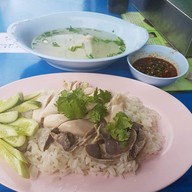 น้ำฝน ข้าวมันไก่อินดี้