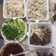 น้ำฝน ข้าวมันไก่อินดี้