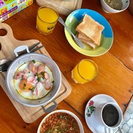 บ้านเนวี (เกาะล้าน)