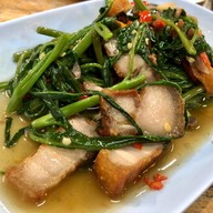 ครัวสี่เจ๊