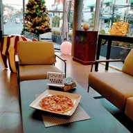 Gallery 228 life store Café