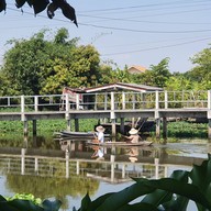 บรรยากาศ อิ่มริมคลอง