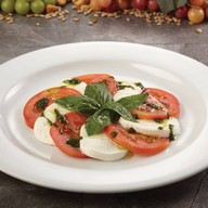 สลัดมะเขือเทศและชีสมอซซาเรลล่า ดี บูฟาล่า##1