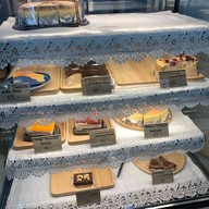 Little World Cafe & Cake