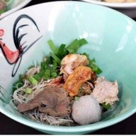 ก๋วยเตี๋ยวเรือเจ๊แดง ประชาอุทิศ79