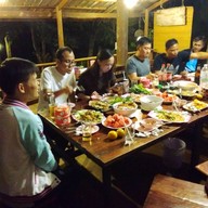 จูดงบ้านไม้ปลายซอย