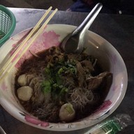 ก๋วยเตี๋ยวเจ้แหม่ม หน้าโลตัส