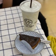 Little World Cafe & Cake