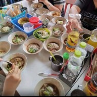 ก๋วยเตี๋ยวเรือเจ๊แดง ประชาอุทิศ79