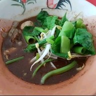 ก๋วยเตี๋ยวเรือเจ๊แดง ประชาอุทิศ79