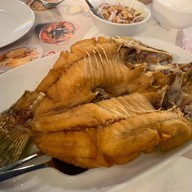 เสวย Empire Tower