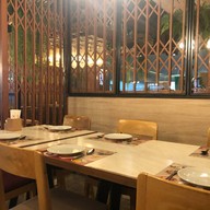 เสวย Empire Tower