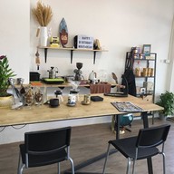 FULL HOU8E CAFE