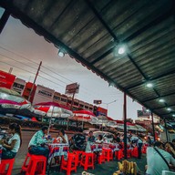 บรรยากาศ สเต็กลุงหนวด หนามแดง - เทพารักษ์