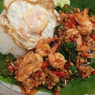 ตี๋หิด ติดกะเพรา ริมทาง