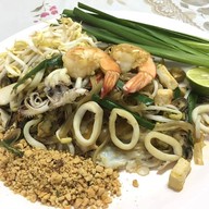 ผัดไทย นายธิว