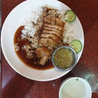 เมนูของร้าน ก๋วยเตี๋ยวไก่กำแพงเพชร