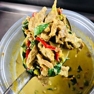 เมนูของร้าน ก๋วยเตี๋ยวปลาสุกี้ทะเล ปราณบุรี