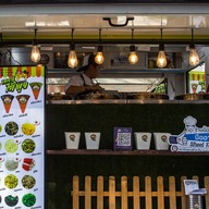 บรรยากาศ เครปไส้พูน Foodtruck