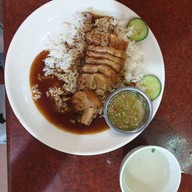 เมนูของร้าน ก๋วยเตี๋ยวไก่กำแพงเพชร