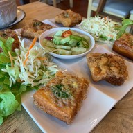 เมนูของร้าน คั่วไก่นิมมาน นิมมานซอย17 (ซอยสายน้ำผึ้ง)