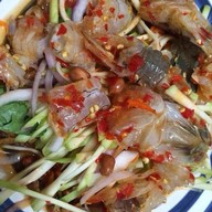 ยำปูม้า บา้นสมเด็จ ถนนอิสรภาพ