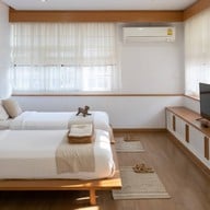 Eat Sleep Cafe & Bed