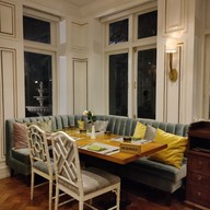 บรรยากาศ White Swan Bakery Restaurant