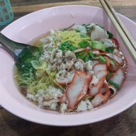 สหชัย บะหมี่เกี๊ยวปู หมูแดง