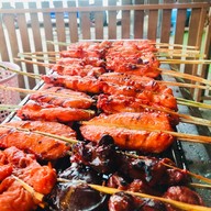 ลัคกี้ ยำแซ่บ