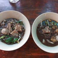 เมนูของร้าน ก๋วยเตี๋ยวเรือยกซด-สันโค้งน้อย