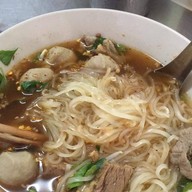 ก๋วยเตี๋ยวเนื้อป้ามล