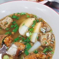เมนูของร้าน ก๋วยจั๊บเจ๊น้อย