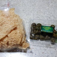 เมนูของร้าน ร้านแม่ติ๋ว ปลาแนม-ไส้กรอก ตลาด บอง มาร์เช่