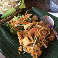 ผัดไทอิงธารา