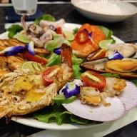 เมนูของร้าน ใครจับปลา