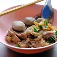 เมนูของร้าน นพรัตน์ ก๋วยเตี๋ยวเนื้อ