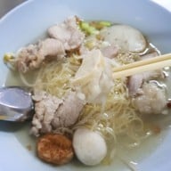 เมนูของร้าน ก๋วยเตี๋ยวอยู่เจริญ