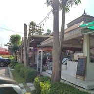 ปลาดำ คาเฟ่ (Jujube World  สวนพุทราถายซิง)