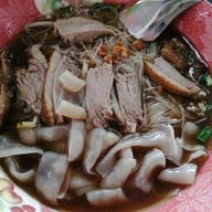 เมนูของร้าน ก๋วยเตี๋ยวเป็ด เจ้าเก่าตลาดสวนหลวง(จุฬาฯ 18)
