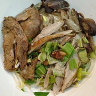 ก๋วยเตี๋ยวไก่ตุ๋น กฤตยา  เดอะ สตรีท รัชดา โซน Take Home