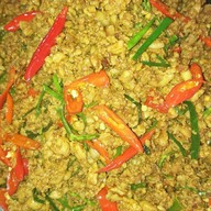 ร้านข้าวคุณยาย ลาดกระบังหน้าตึกRNP (ติดกับ7-11)