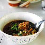 เมนูของร้าน ก๋วยเตี๋ยวเป็ดตุ๋นป้าออมสิน