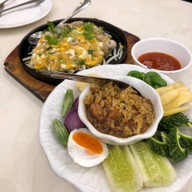 เมนูของร้าน สวนกุหลาบ ซอยอารีย์