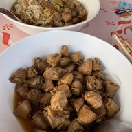 เมนูของร้าน ก๋วยเตี๋ยวไก่มะระบุฟเฟ่ต์