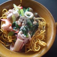 ราดหน้าหม้อดิน