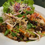 ก๋วยเตี๋ยวเนื้อตุ๋นเจริญพาณิช สาขา 3